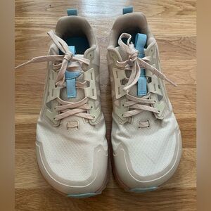 Altra Women’s Lone Peak 7